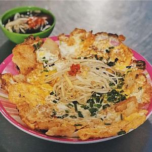 호치민의 맛집인 봇치엔 반탄 (Bot chien Van Thanh)