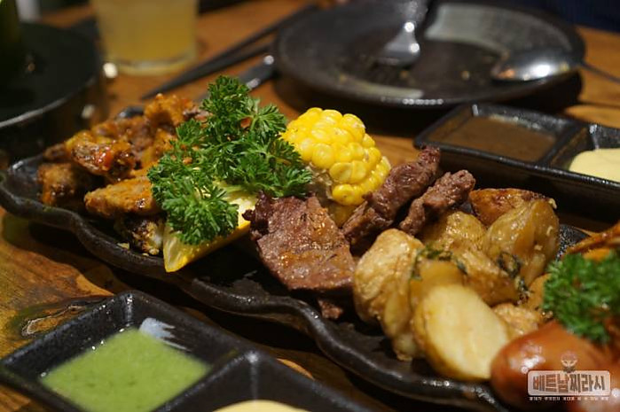 호치민 현지인들이 즐겨 찾는 “The Gangs Central”