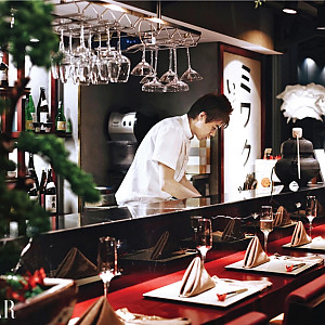 Miwaku Premium - 구름층 사이에서 인상적인 순간을 즐김