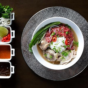 Oriental Pearl Restaurant - 더 랜드마크 포 (The Landmark “Pho”)