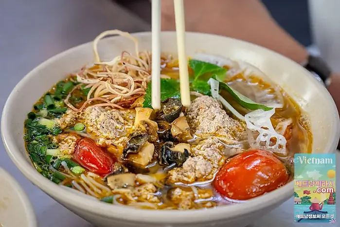 탄하이 (Thanh Hải) 3군지역 골목에서 40년 동안 이어온 Bún Ốc 및 기타 북부 별미