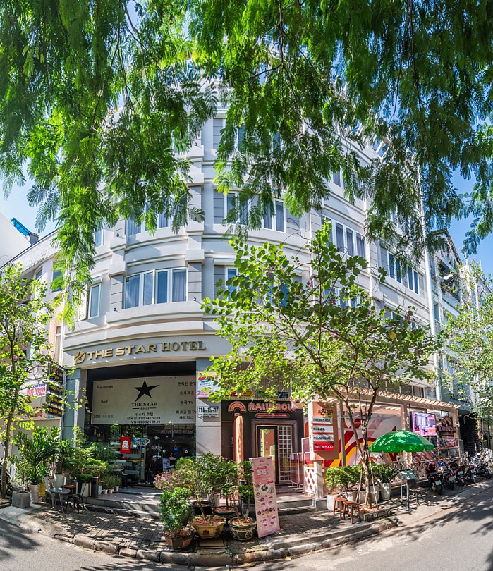 THE STAR HOTEL  푸미흥 최고의 한인호텔!