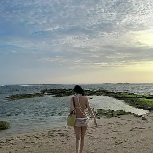 바다로 가는 것은 내가 아니라, 바다로 가는 나의 한 걸음을 지켜보는 것이다 instagram for quye.ndg_