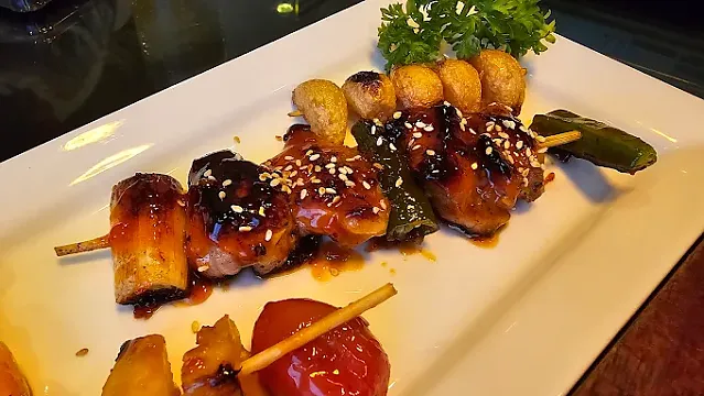 베트남 최초 원조 착석식당 금강