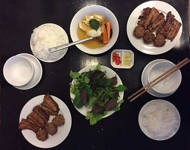 호치민 분짜 성지 '꽌넴(Quan Nem)' 솔직 후기