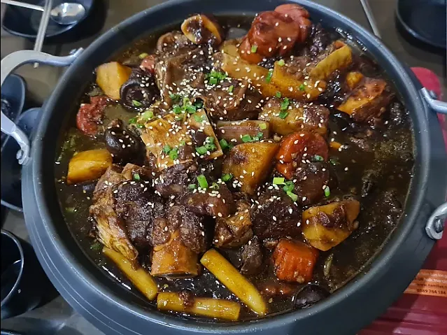 퓨전한식 밥선생 (7군 썬라이즈 아파트상가)