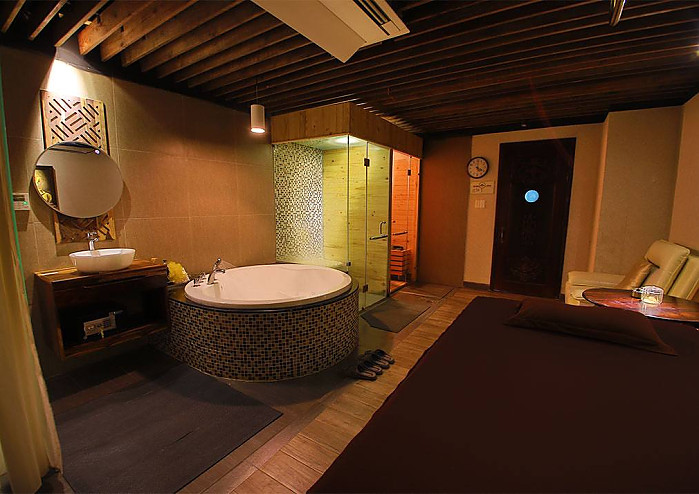 [나트랑] 나트랑 시내 번화가에 위치한 호아다 마사지