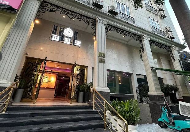 퍼블릭 가라오케 (7군 푸미흥)