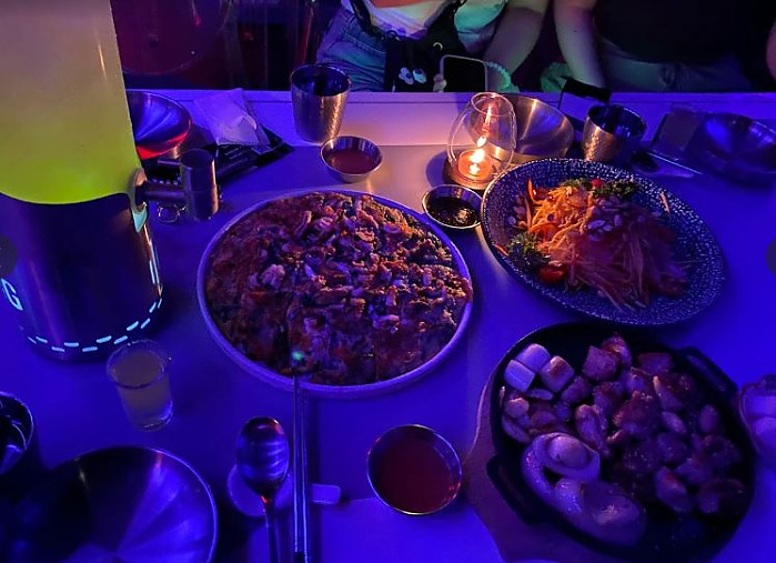 한 장소에서 즐길 수 있는 술집 풀코스 은하수 포차 / 문 루프탑 / THE STAR CLUB (7군 푸미흥)