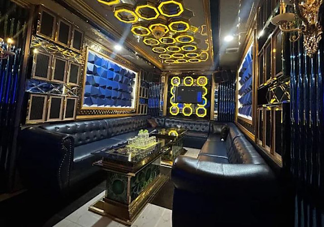 KARAOKE XINH XINH 1238 RESTAURANT & KTV (7군/냐베)