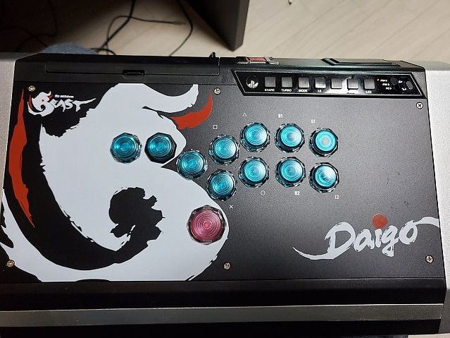 히트박스(레버리스)에 들어간 비용이 유머