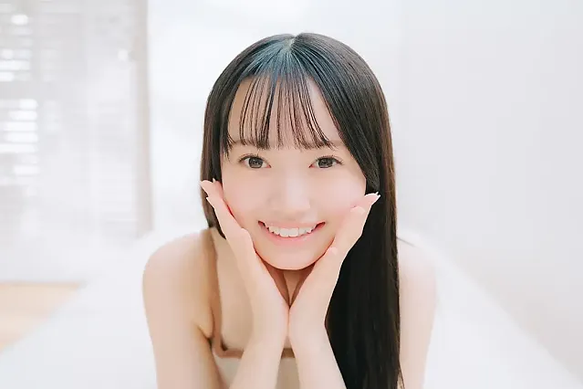 메이 하나다 위클리 플레이보이 플러스