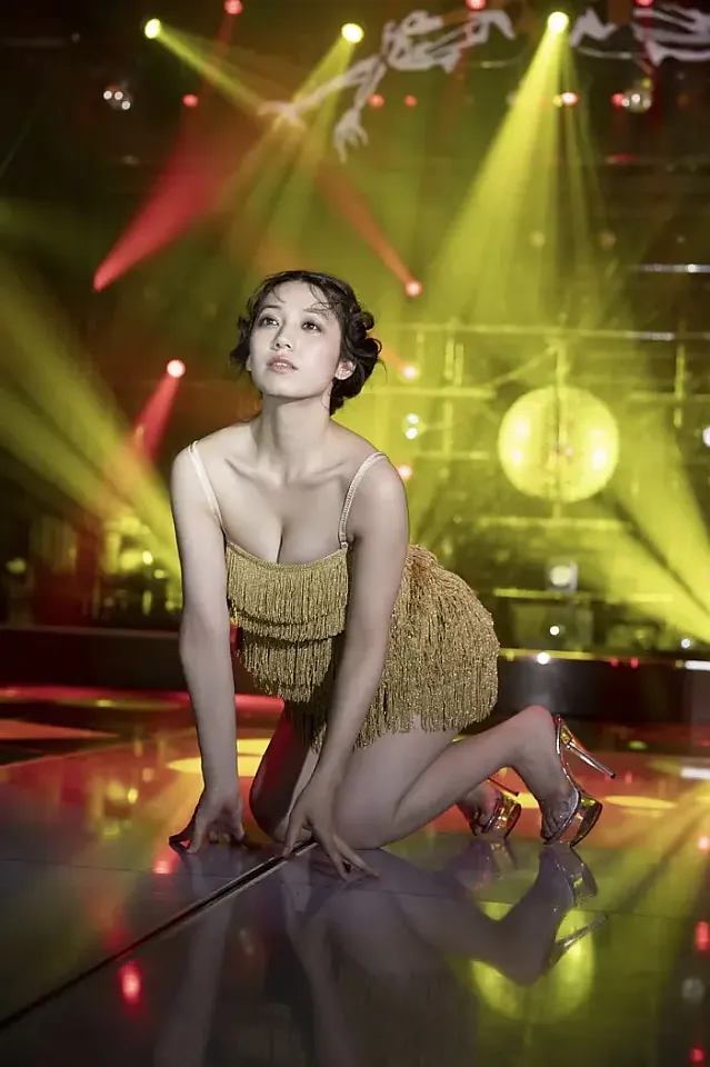 사토 아이리 사진집 「스포트라이트에 비춰져」 Set.02