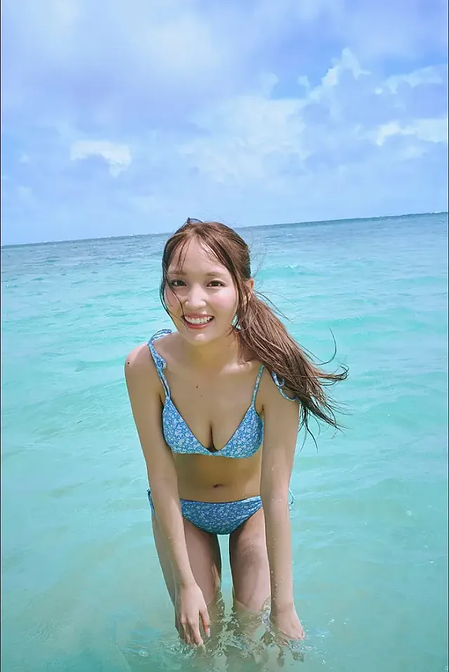 네오 사진집 2025 가을 시즌 걸 「푸른빛에 녹아들다」