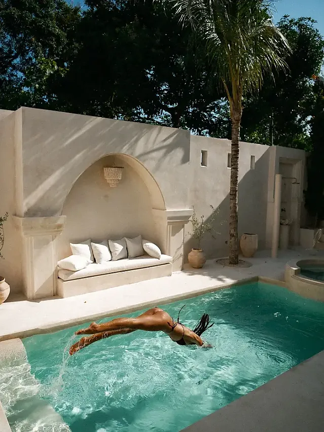 태닝도 완벽한 서양 비키니녀