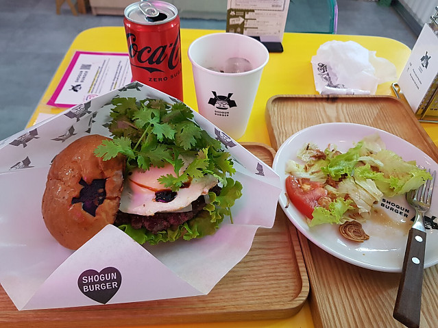 호치민 빈탄군 수제 버거 맛집 쇼군 버거(SHOGUN BURGER) 리뷰