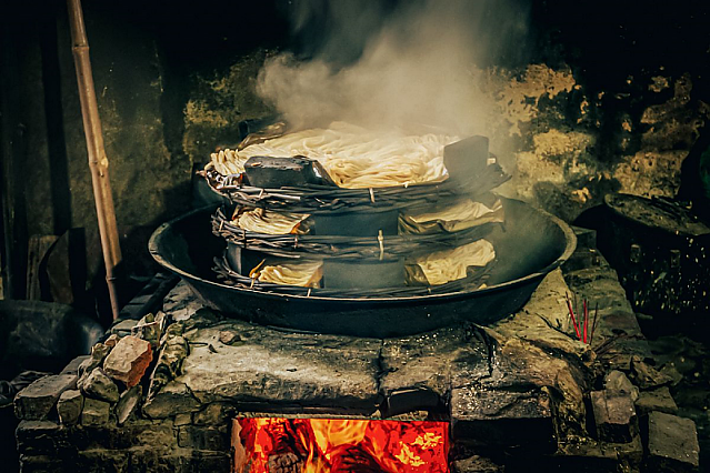 Cao Lầu 국수를 처음부터 만드는 Hội An 가족을 만나보세요