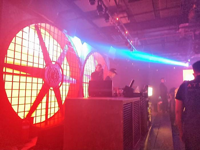 호치민 밤문화를 즐기기에 좋은 지역을 한번 알아보도록 하겠습니다.