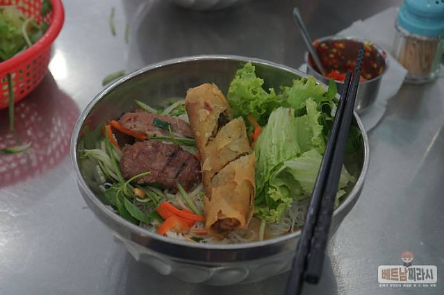 호치민 분팃느엉 맛집 “Bún thịt nướng Kiều Bảo”