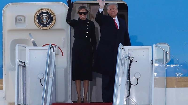 다시 백악관 입소해야 하는 멜라니아