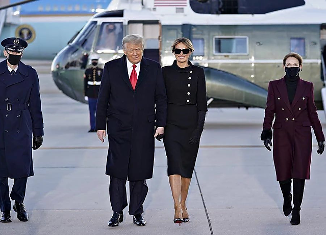 다시 백악관 입소해야 하는 멜라니아