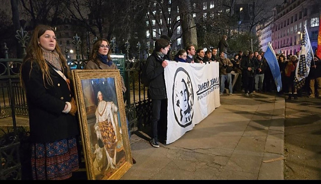 시내서 군주제 부활 옹호 시위