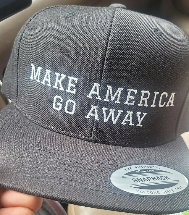 유럽이랑 캐나다에서 유행하는 MAGA 운동