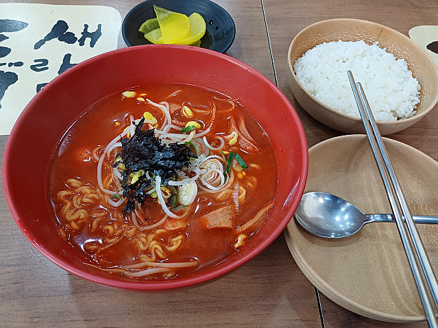 틈새라면이 너무 좋아서 빨xx시리즈 다 먹어보고 쓰는 간단평