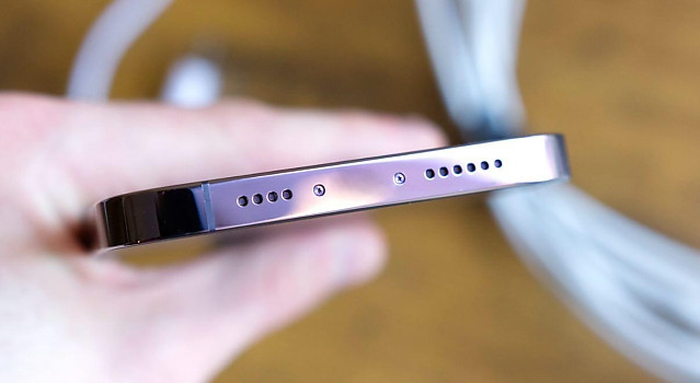 애플이 아이폰에서 없앨까 생각하고 있다는 것