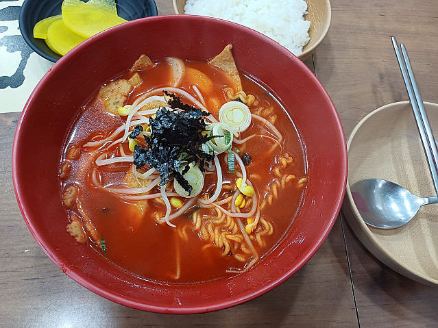 틈새라면이 너무 좋아서 빨xx시리즈 다 먹어보고 쓰는 간단평