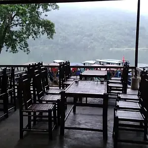 호치민 현지 맛집 탐방: 30대 남자의 Phuc Khanh Restaurant 솔직 후기 (베트남의 맛집 정보)