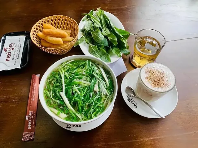 진한 육수가 가득한 쌀국수 맛집 '포틴(phở thìn 13)'