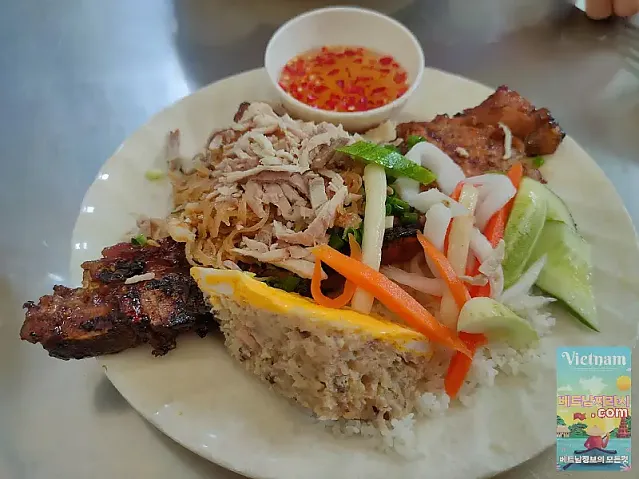 돼지갈비 껌승 응우옌 반꾸 Cơm tấm Ba Ghiền - 84 Đặng Văn Ngữ