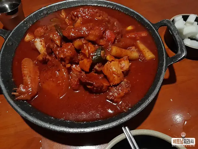 호치민 푸미흥 맛집 '둥지' 반주하기 딱좋은 닭볶음탕!!! 맛있는호치민 7군 푸미흥 맛집