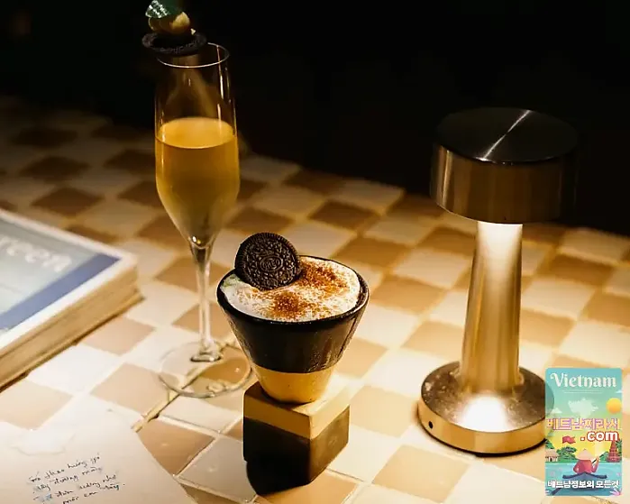 EM*Me: 사이공이 사랑을 한 모금씩 재발견하는 곳