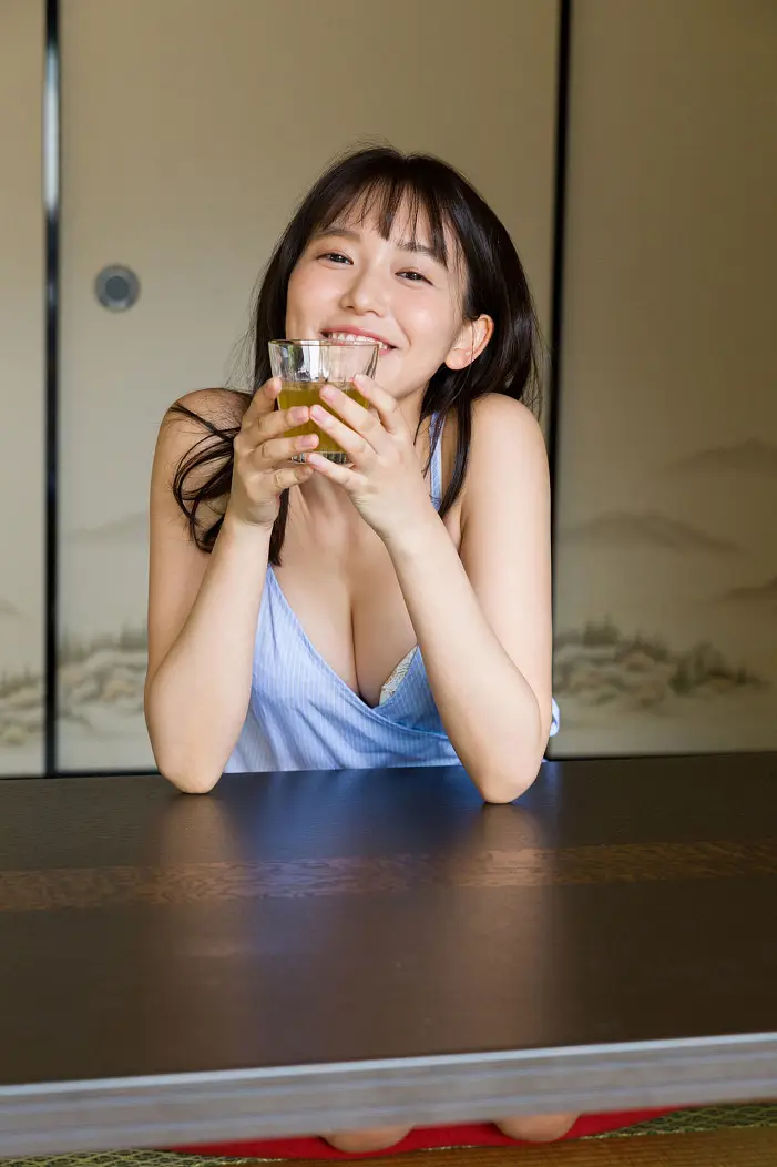 네네 시다 첫 번째 사진집 어나더 버전 『네네-마루토립』Set.02