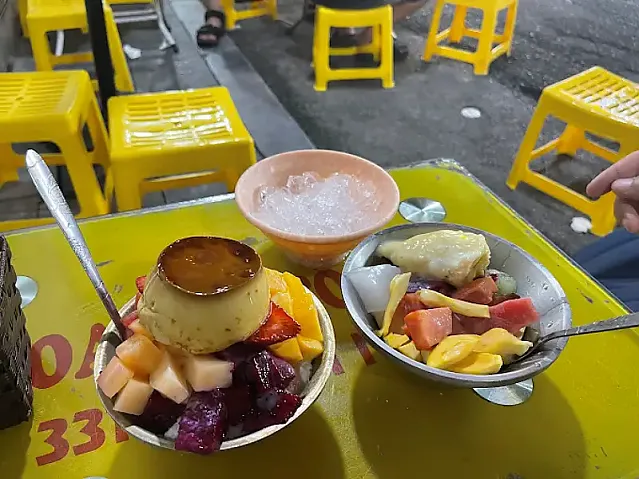 호아베오 (sinh tố hoa béo) 망고가 올라간 빙수가 유명한 디저트 맛집
