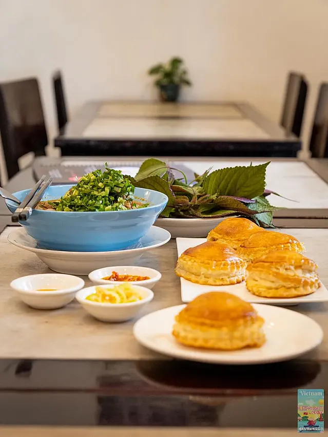 1930년부터 사이공의 식당이었던 색다른 파테 쇼(Pâté Chaud)