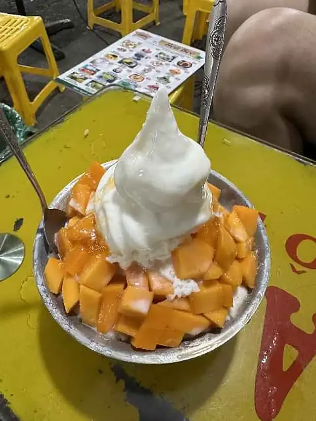 호아베오 (sinh tố hoa béo) 망고가 올라간 빙수가 유명한 디저트 맛집