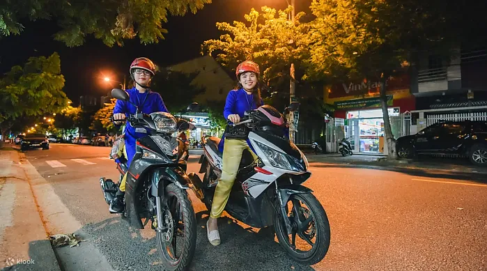 아오자이 라이더와 함께 다낭의 야경 명소와 맛집을 탐험하는 특별한 야간 투어