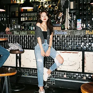 Dạo quanh khu chợ Đà Lạt rồi ghé vào một quán acoustic gần đó @tramemm 인스타