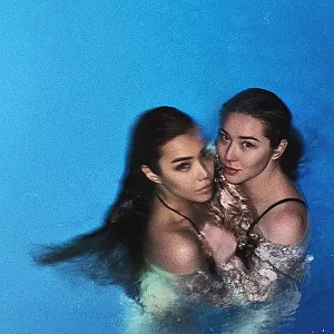 여자들의 사랑 @karimbaevaaa_ 인스타